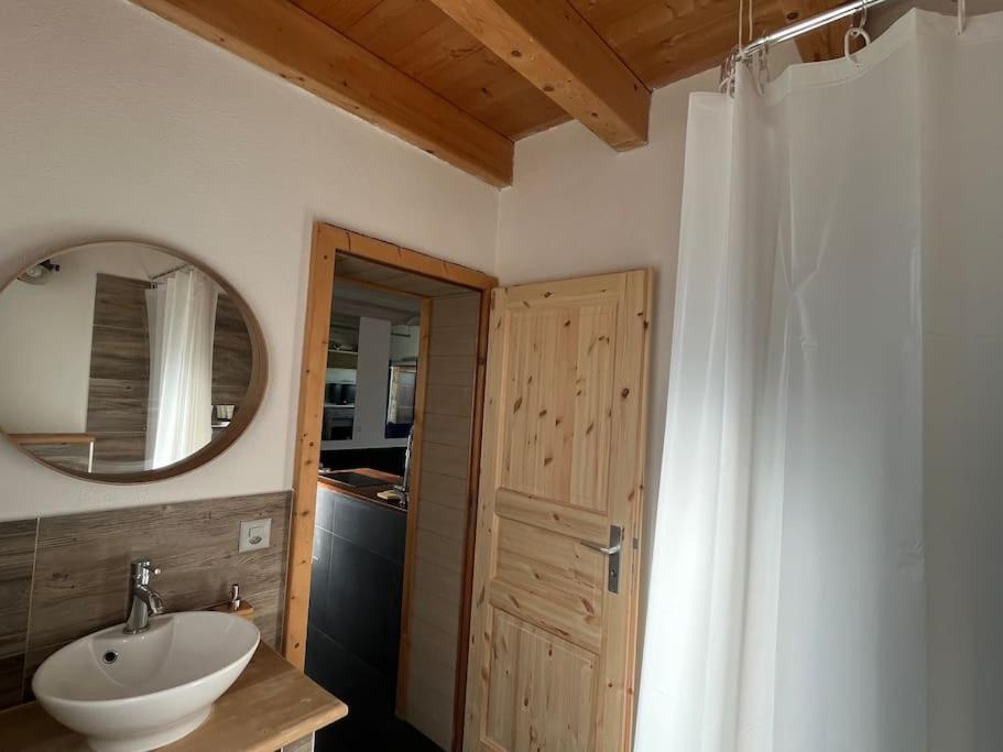 Loft Des Milans, Petit Nid Douillet Perche Sur La Campagne Apartamento Ecublens  Exterior foto