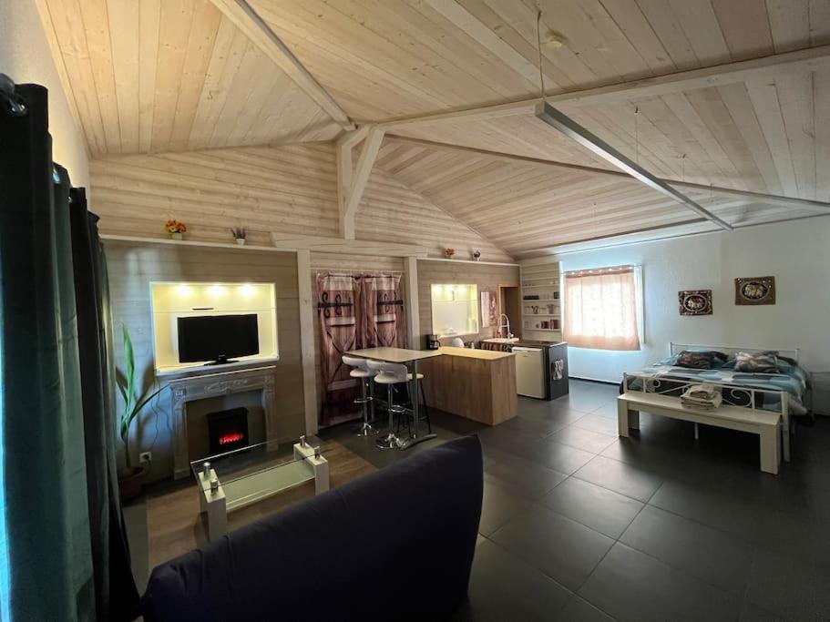 Loft Des Milans, Petit Nid Douillet Perche Sur La Campagne Apartamento Ecublens  Exterior foto
