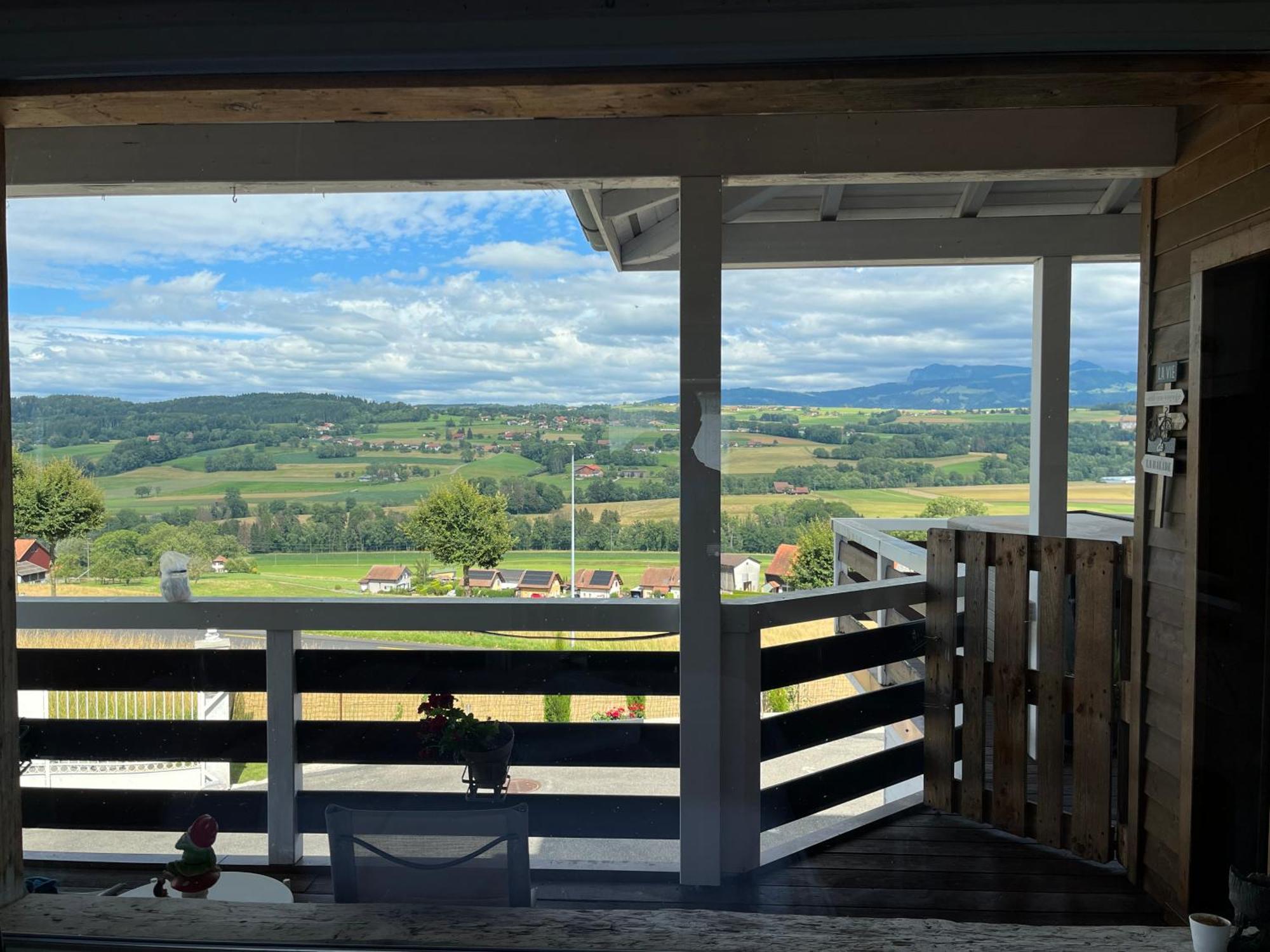 Loft Des Milans, Petit Nid Douillet Perche Sur La Campagne Apartamento Ecublens  Exterior foto
